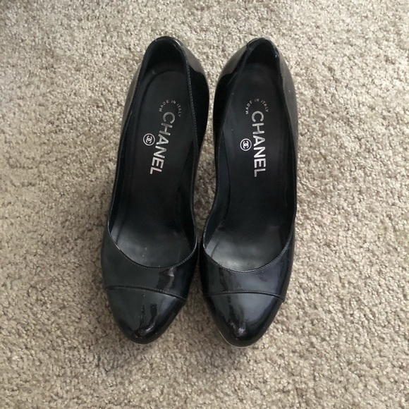 Chanel Black Patent Leather Pumps - Picture 2 of 8